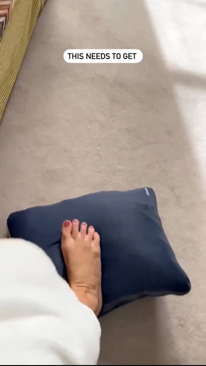 Naomi Watts Feet